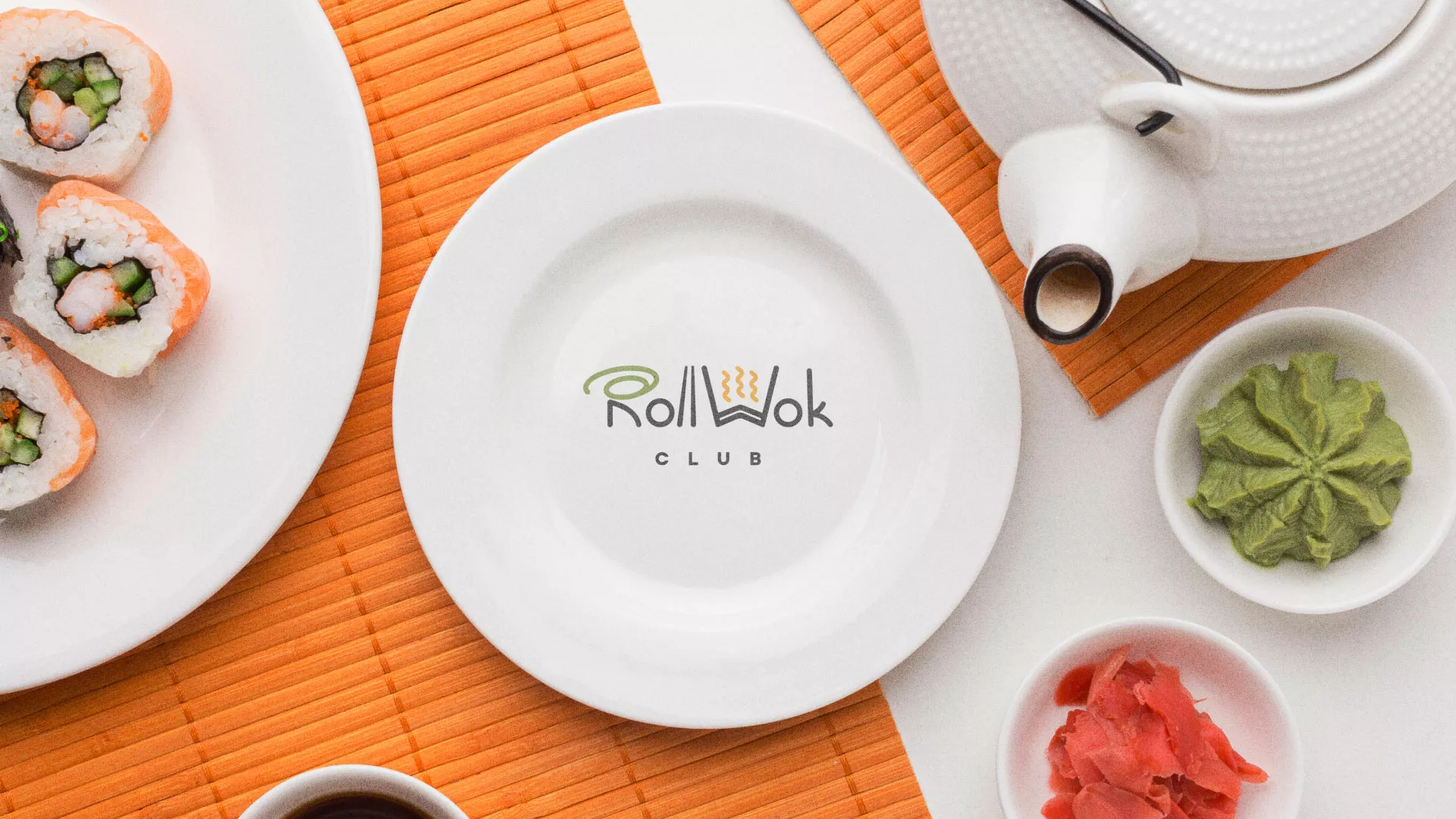 Разработка логотипа и фирменного стиля суши-бара «Roll Wok Club» в Берёзовском